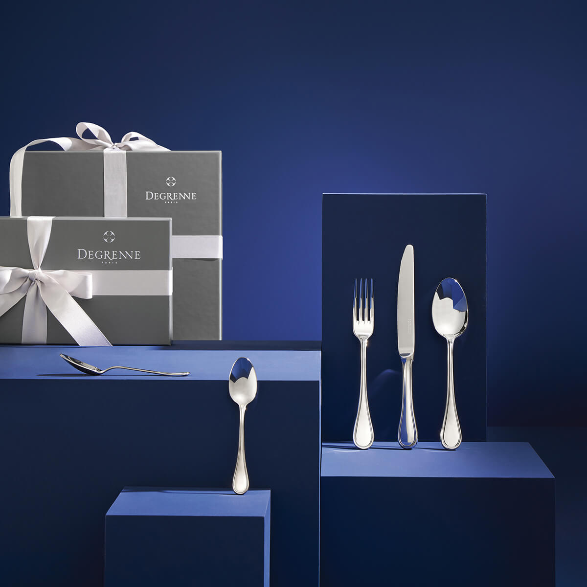 124-Piece Flatware Set