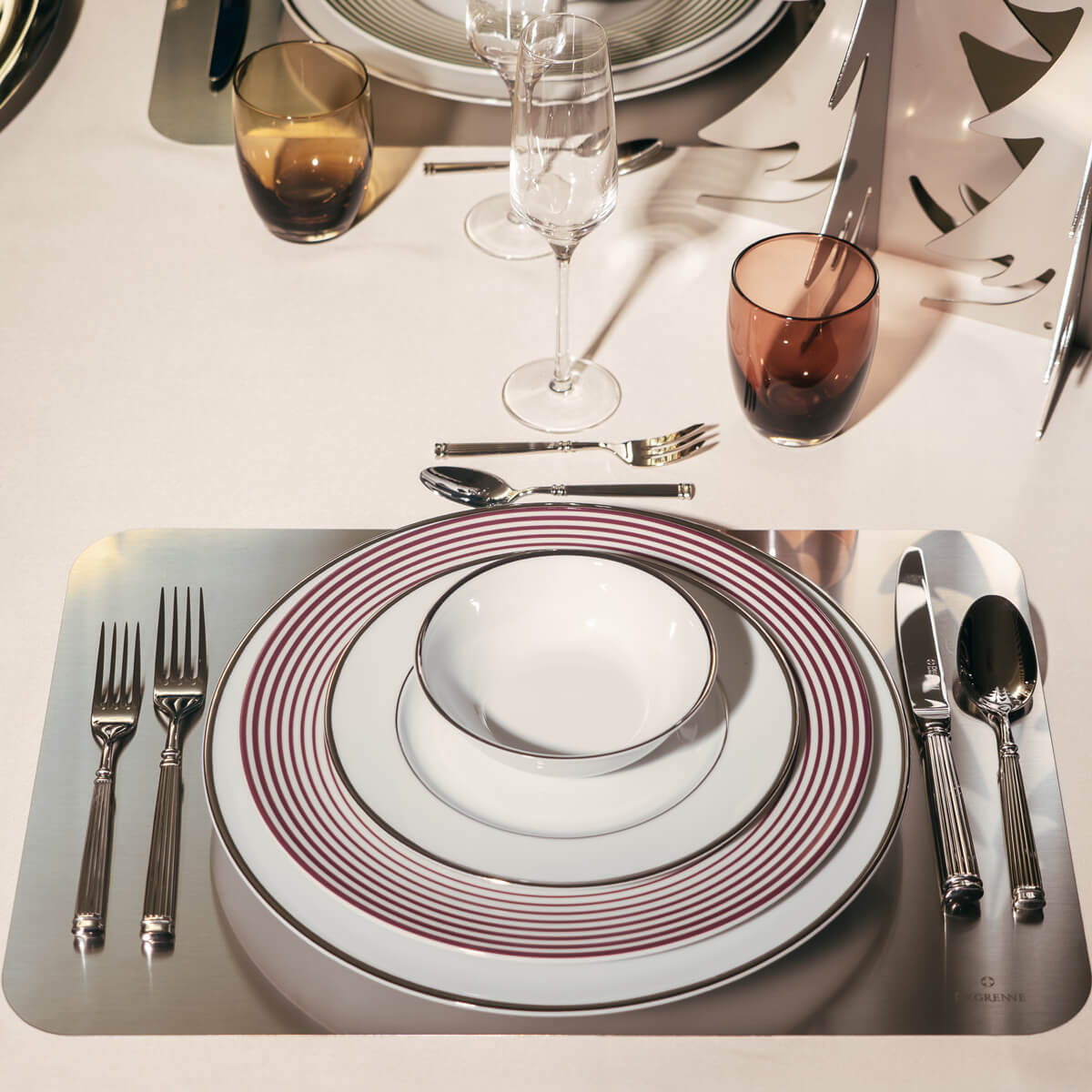 HYPNOSE BURGUNDY Dessert plate