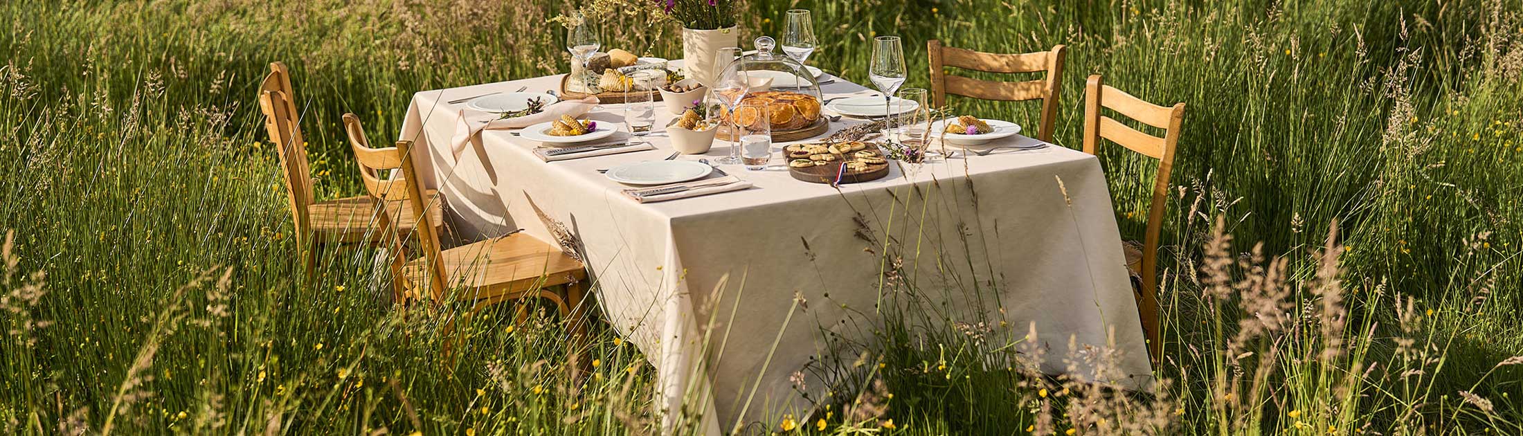 NUANCES COTON & LIN BROWN Square tablecloth 180 x 180 cm