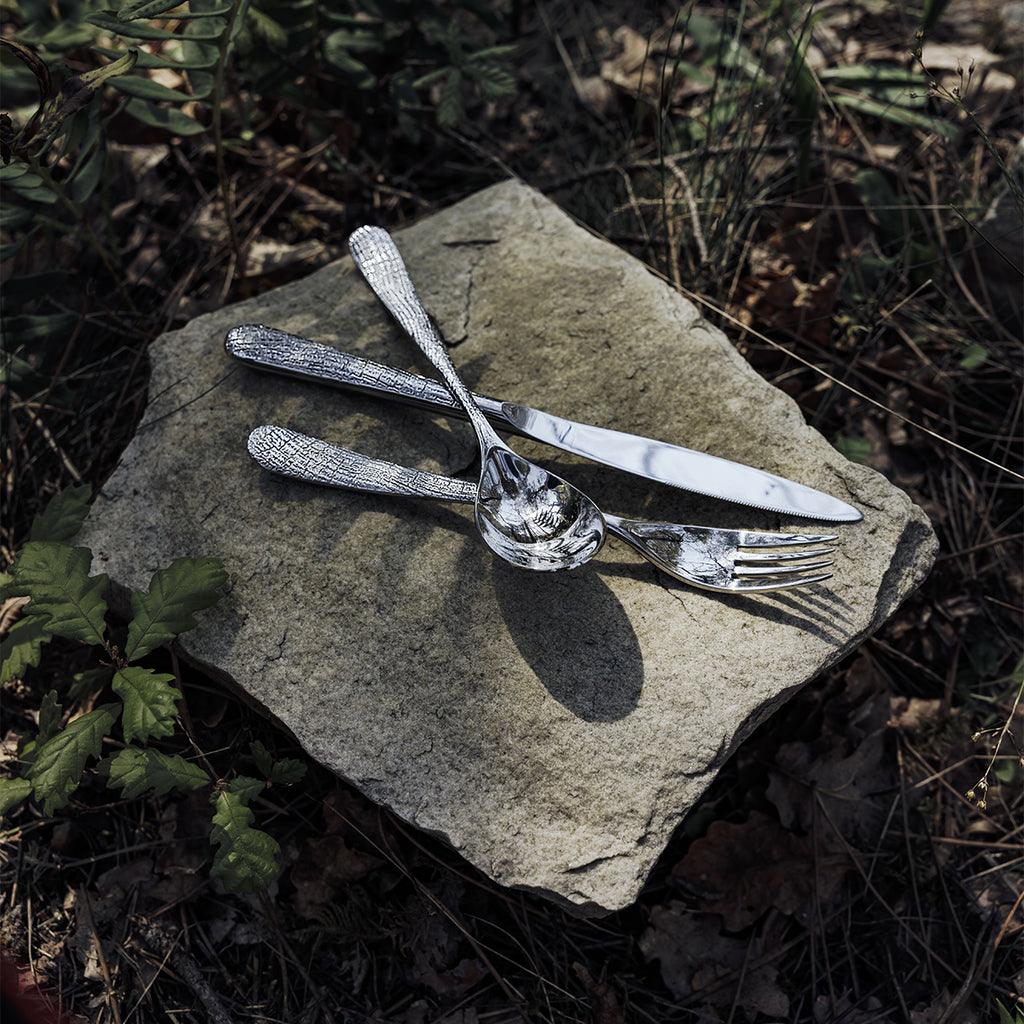 SUPERNATURE MIRROR FINISH  Cutlery set for 24 place settings solid handle serrated