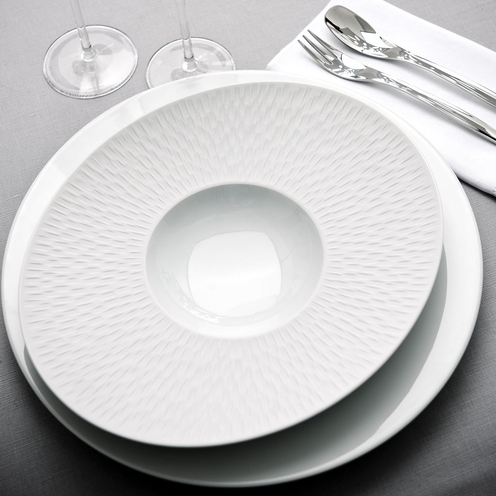 BOREAL SATIN BLANC Assiette gourmet ovale petit bassin 30 x 26 cm
