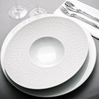 BOREAL SATIN BLANC Assiette gourmet ovale petit bassin 30 x 26 cm