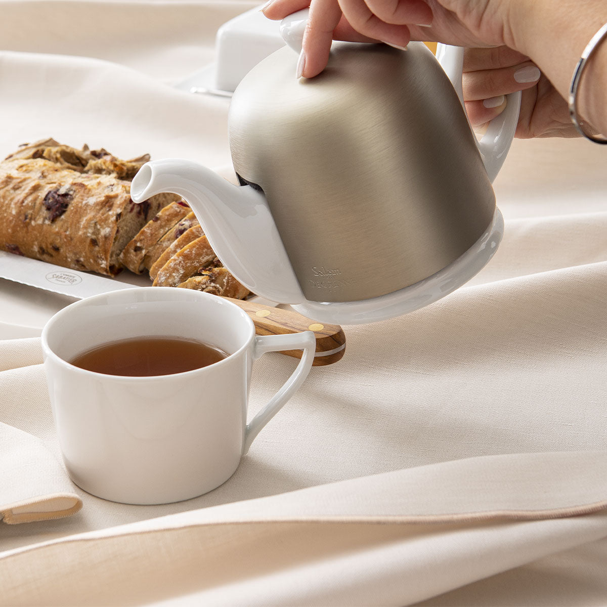 NUANCES COTON & LIN BROWN Square tablecloth 180 x 180 cm