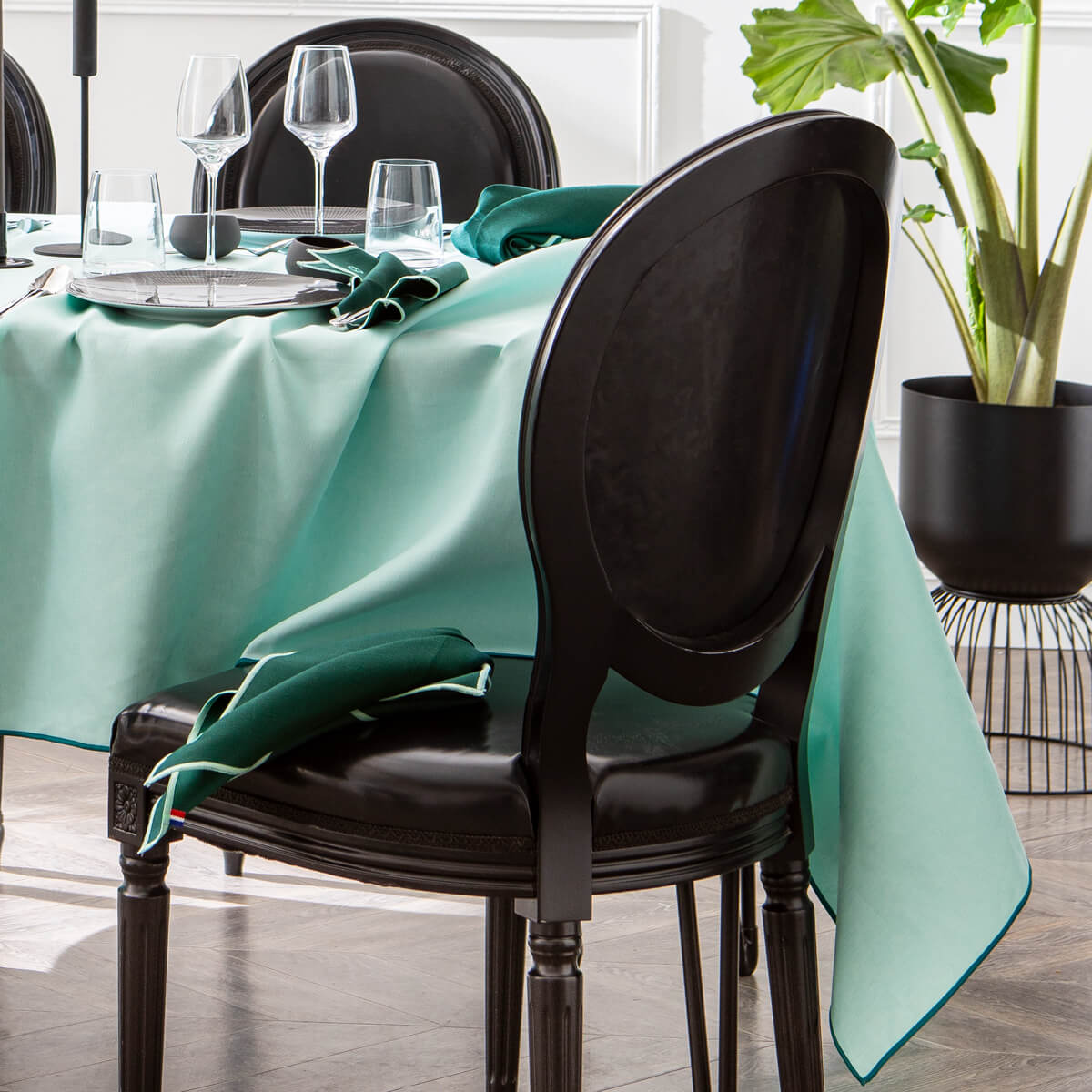 NUANCES COTON & LIN VERT MENTHE Nappe carrée 180 x 180 cm