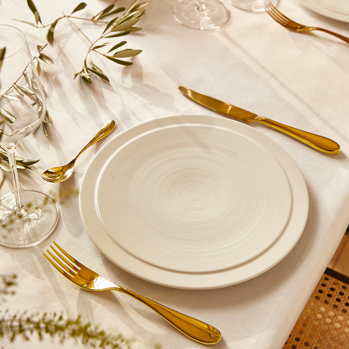 ONDE GOLD FINISH Box set for 50 place settings