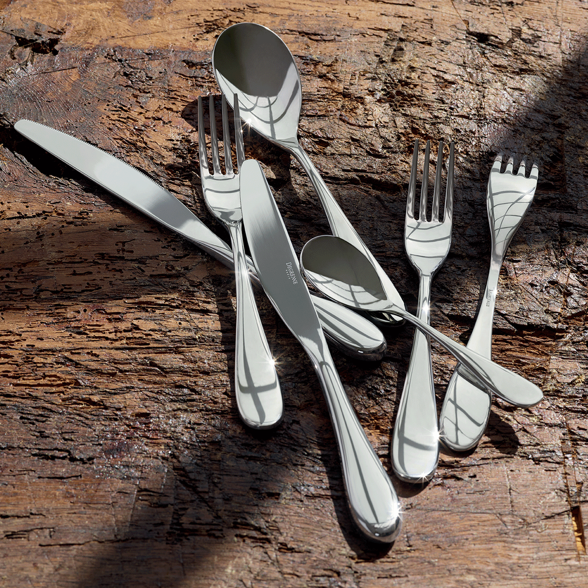 ONDE MIRROR FINISH Table knife, 1 pc solid handle, serrated