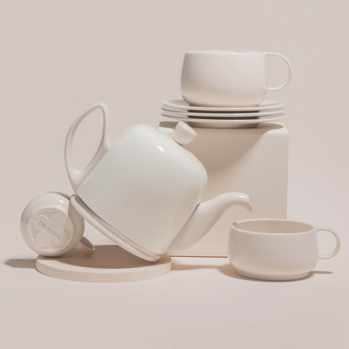 SALAM MONOCHROME Tea pot 4 cups nude pink bell