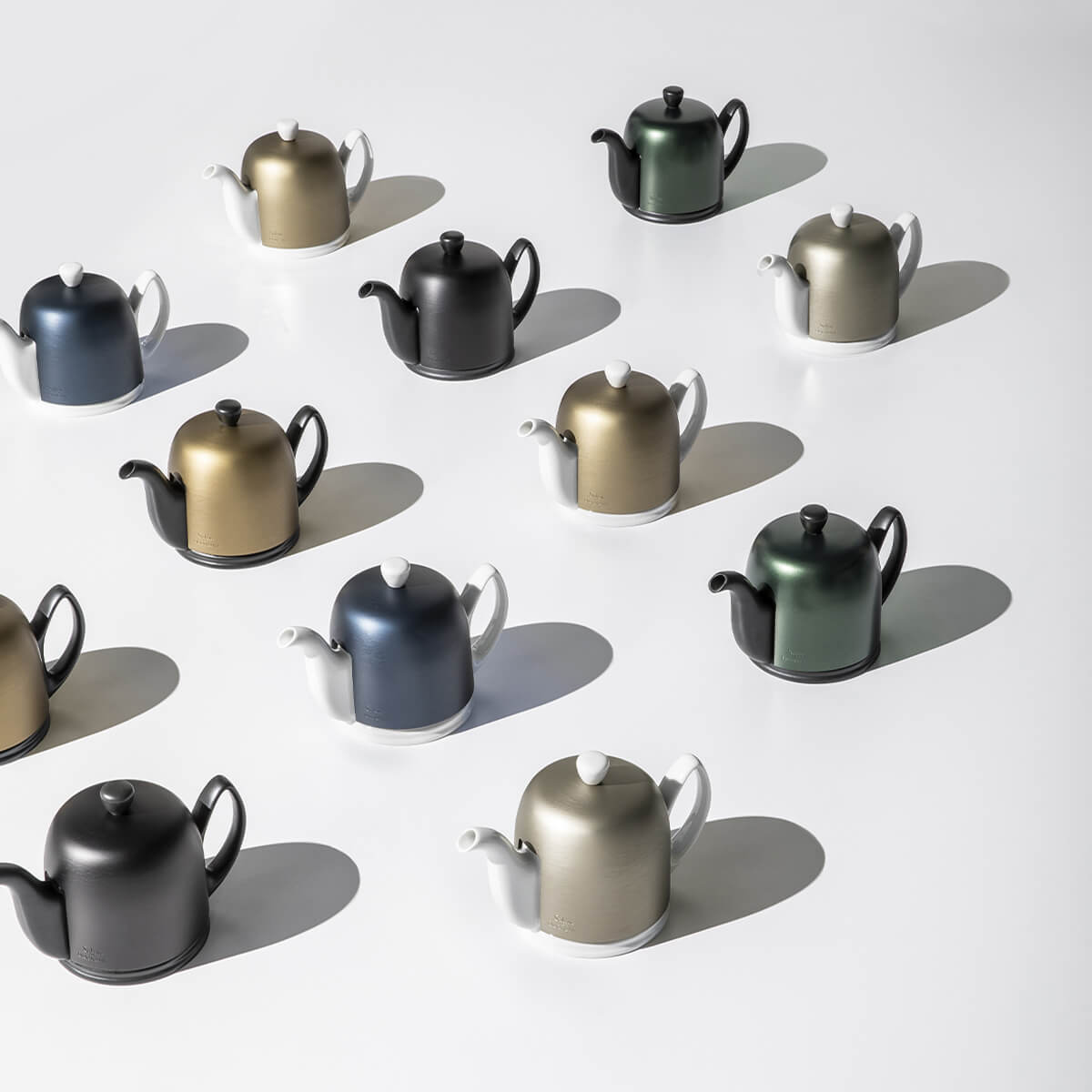 Teapot 4-Cup Black Cloche