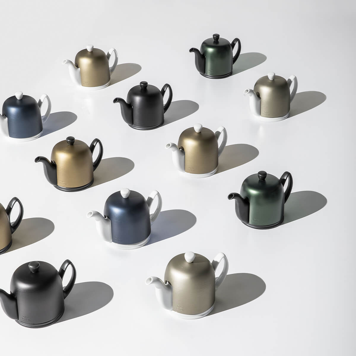 Teapot 6-Cup Black Cloche